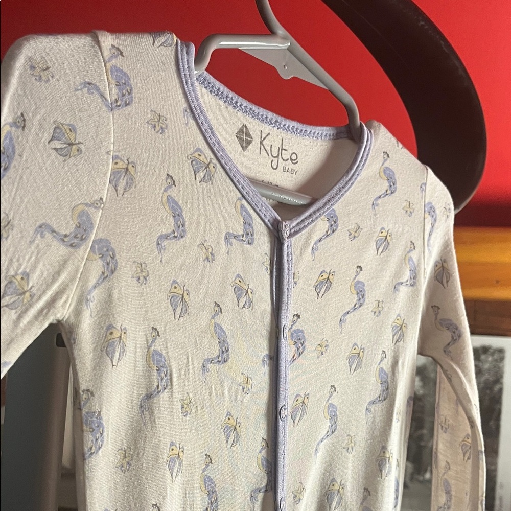 Kyte BABY ‘Garden’ print snap footless onesie